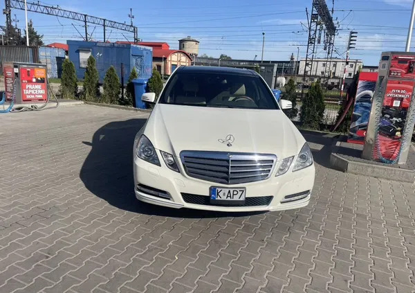 małopolskie Mercedes-Benz Klasa E cena 58999 przebieg: 260000, rok produkcji 2011 z Bolków